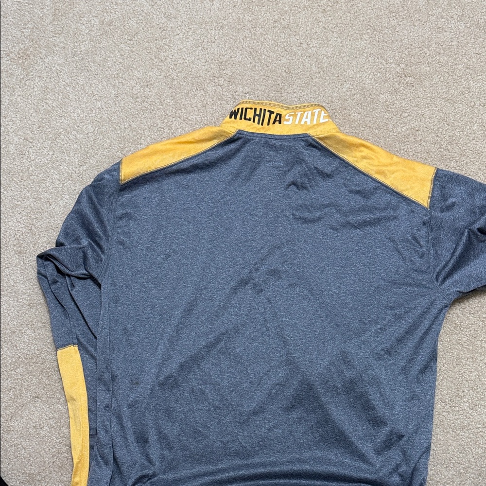 Wichita State Shockers Men’s Size L Champion Quarter-Zip Sweatshirt - Picture 2 of 3